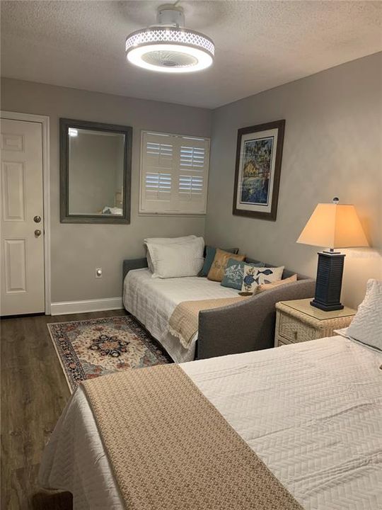 For Sale: $645,000 (2 beds, 2 baths, 1008 Square Feet)