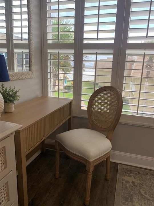 For Sale: $645,000 (2 beds, 2 baths, 1008 Square Feet)