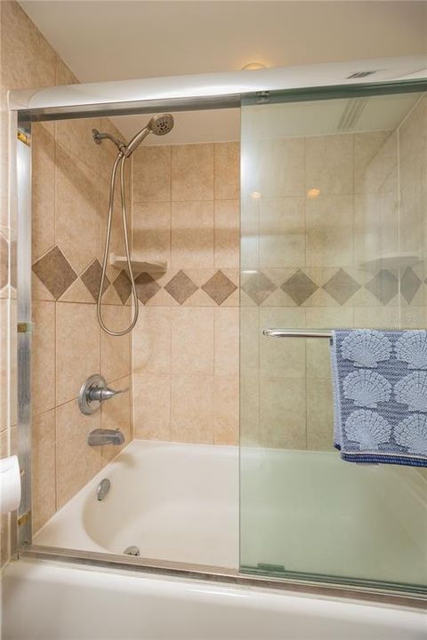 For Sale: $645,000 (2 beds, 2 baths, 1008 Square Feet)