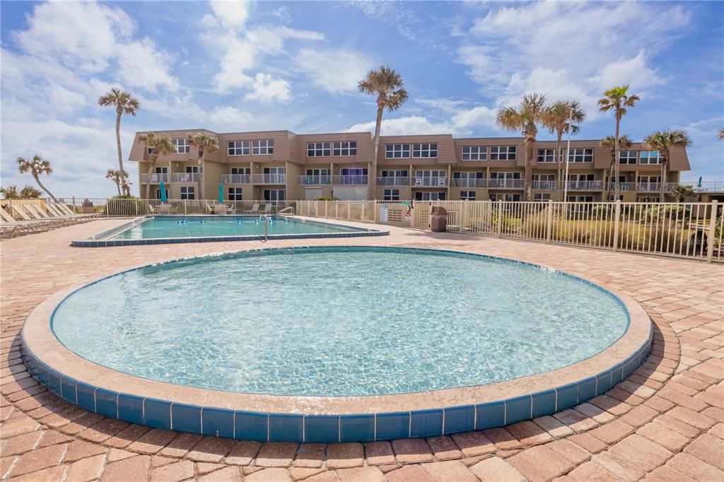 For Sale: $645,000 (2 beds, 2 baths, 1008 Square Feet)