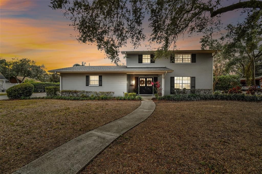 Recently Sold: $449,000 (3 beds, 2 baths, 2796 Square Feet)