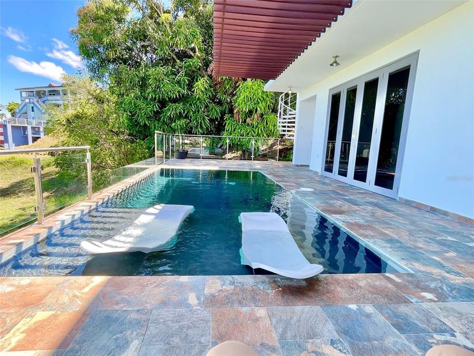 На продажу: $1,200,000 (3 спален, 3 ванн, 1600 Квадратных фут)