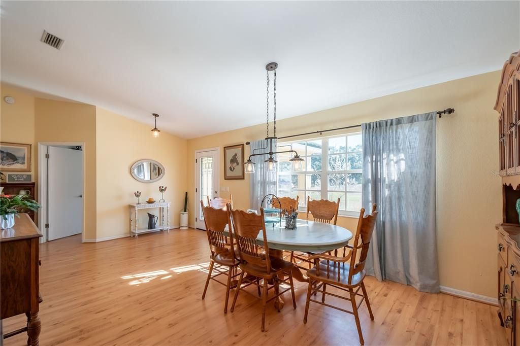 For Sale: $599,000 (3 beds, 2 baths, 1810 Square Feet)