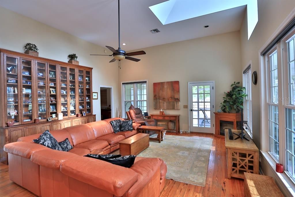 待售: $2,789,000 (4 贝兹, 4 浴室, 2724 平方英尺)