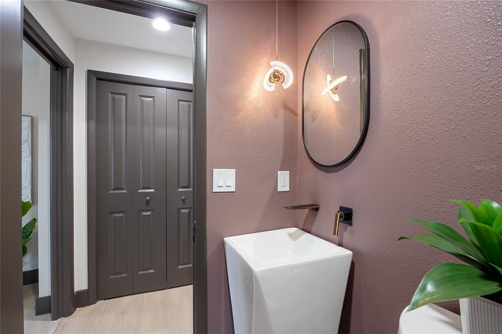 На продажу: $1,325,000 (4 спален, 2 ванн, 3023 Квадратных фут)