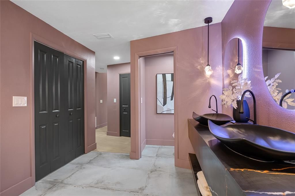 На продажу: $1,325,000 (4 спален, 2 ванн, 3023 Квадратных фут)