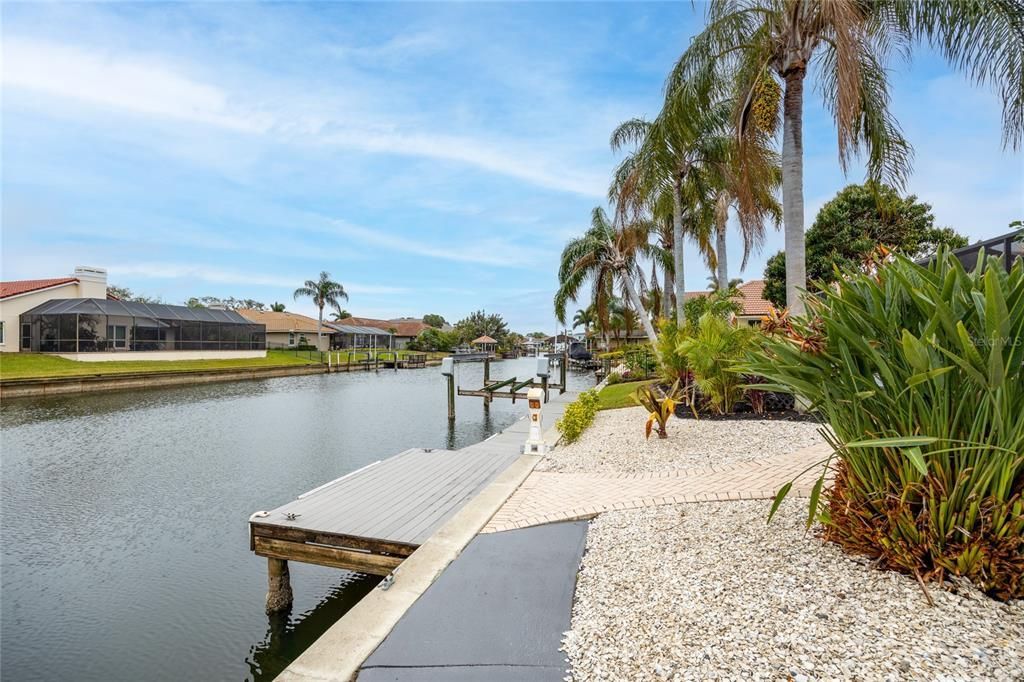 На продажу: $1,325,000 (4 спален, 2 ванн, 3023 Квадратных фут)