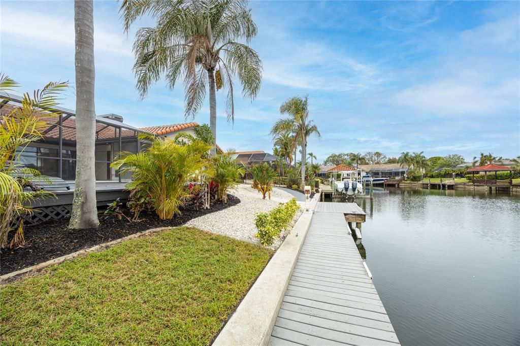 На продажу: $1,325,000 (4 спален, 2 ванн, 3023 Квадратных фут)