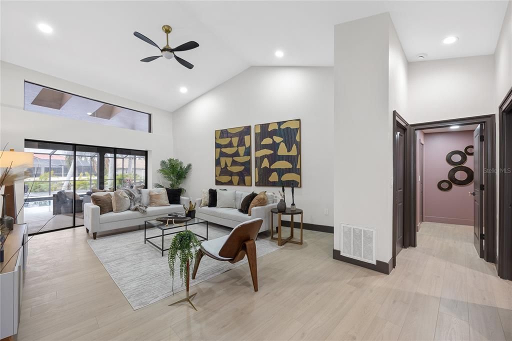 На продажу: $1,325,000 (4 спален, 2 ванн, 3023 Квадратных фут)