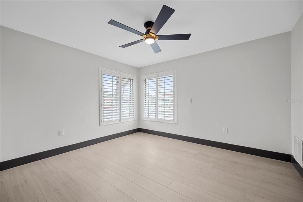 На продажу: $1,325,000 (4 спален, 2 ванн, 3023 Квадратных фут)