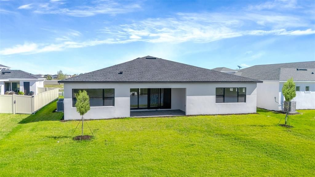 Под контрактом: $749,990 (4 спален, 3 ванн, 3440 Квадратных фут)