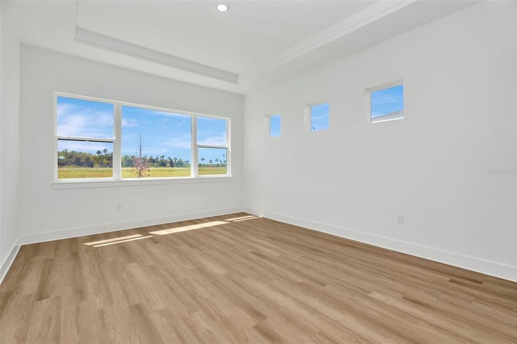 Под контрактом: $749,990 (4 спален, 3 ванн, 3440 Квадратных фут)