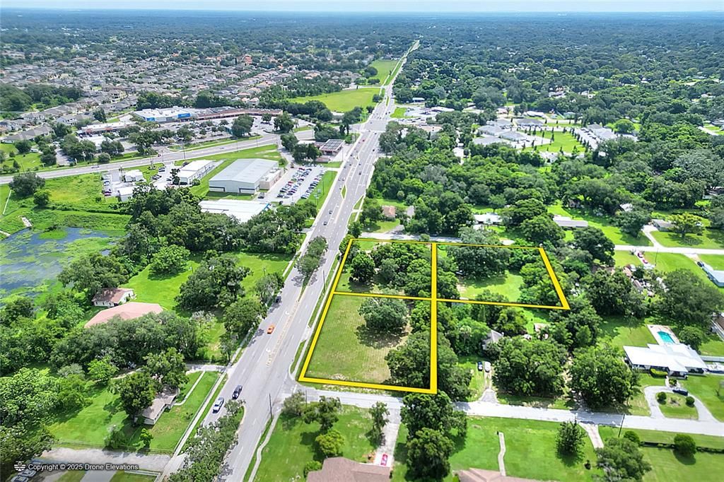 На продажу: $450,000 (0.90 acres)