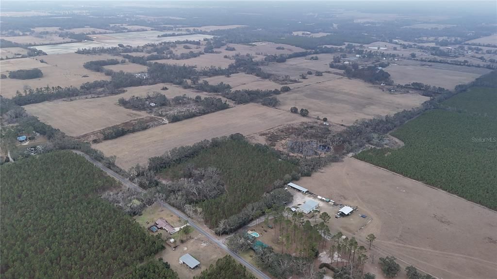 En Venta: $2,450,000 (299.25 acres)