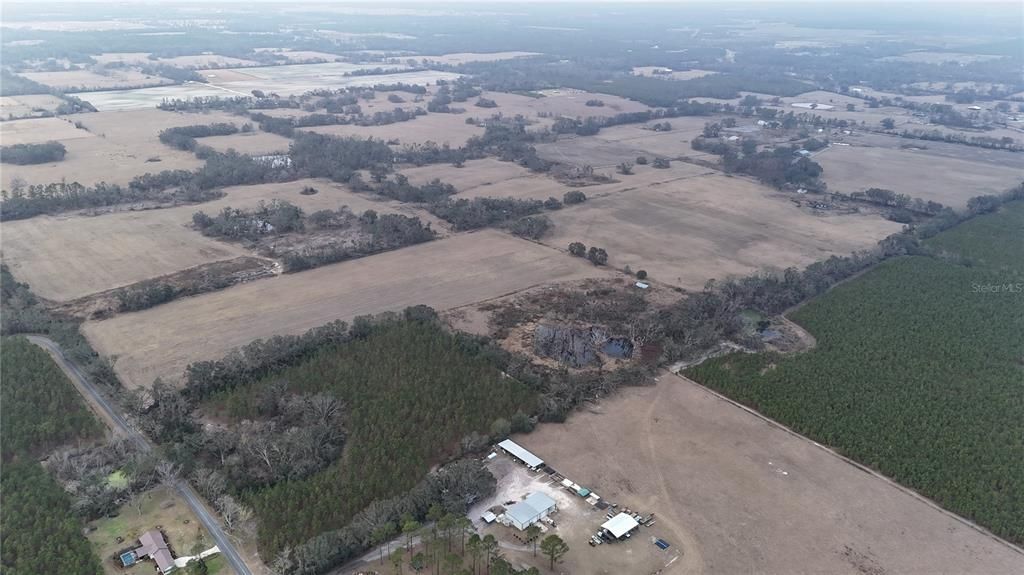 En Venta: $2,450,000 (299.25 acres)