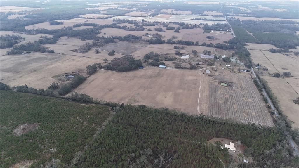 En Venta: $2,450,000 (299.25 acres)