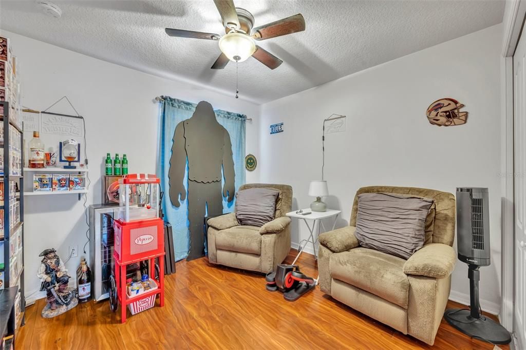 На продажу: $315,000 (4 спален, 2 ванн, 2172 Квадратных фут)