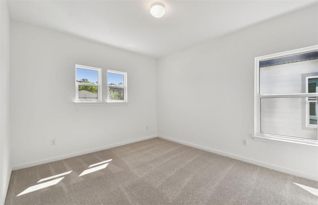 合同活跃: $565,470 (5 贝兹, 4 浴室, 3575 平方英尺)