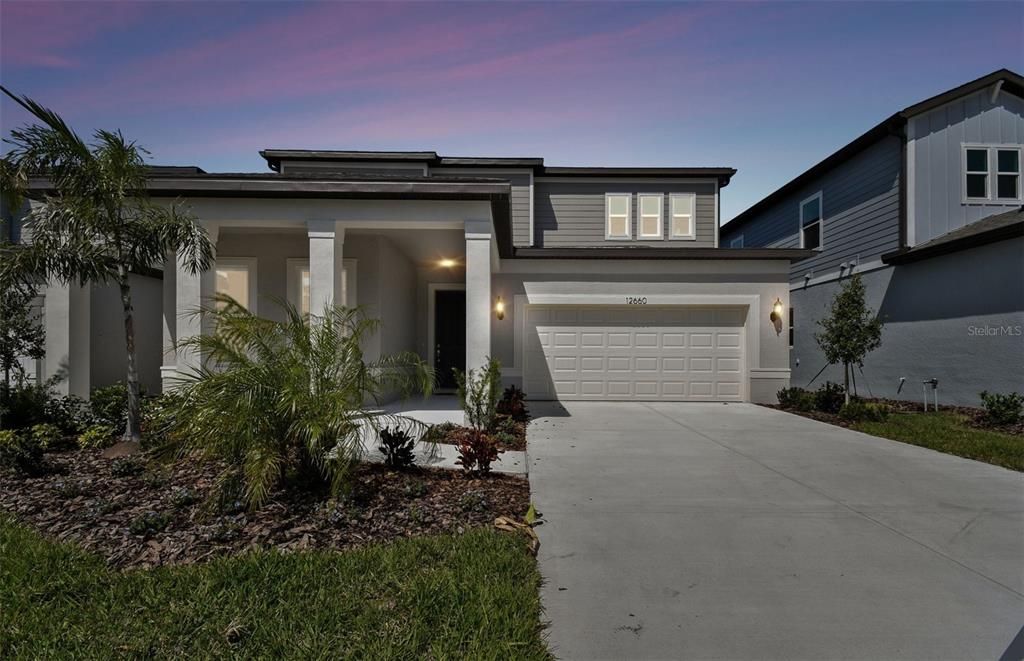 合同活跃: $565,470 (5 贝兹, 4 浴室, 3575 平方英尺)