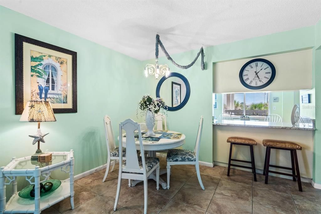 For Rent: $3,250 (1 beds, 1 baths, 1045 Square Feet)