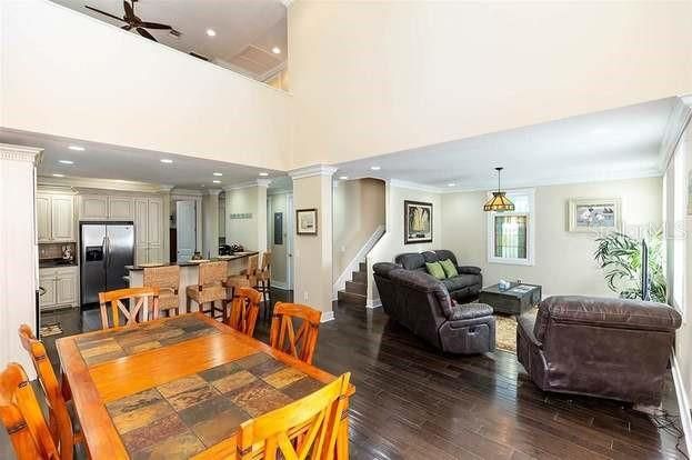 En Venta: $649,900 (4 camas, 3 baños, 2729 Pies cuadrados)