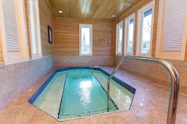 En Venta: $649,900 (4 camas, 3 baños, 2729 Pies cuadrados)