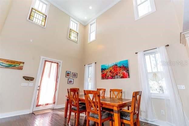 En Venta: $649,900 (4 camas, 3 baños, 2729 Pies cuadrados)