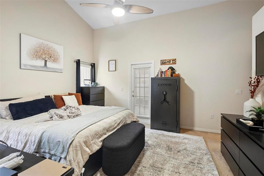 待售: $384,500 (4 贝兹, 2 浴室, 2106 平方英尺)