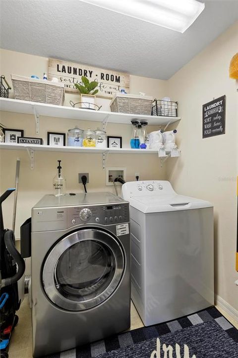 待售: $384,500 (4 贝兹, 2 浴室, 2106 平方英尺)