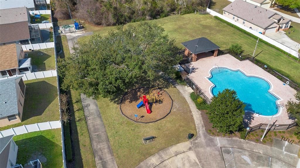 待售: $384,500 (4 贝兹, 2 浴室, 2106 平方英尺)