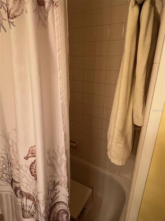 Active With Contract: $98,500 (2 beds, 2 baths, 856 Square Feet)