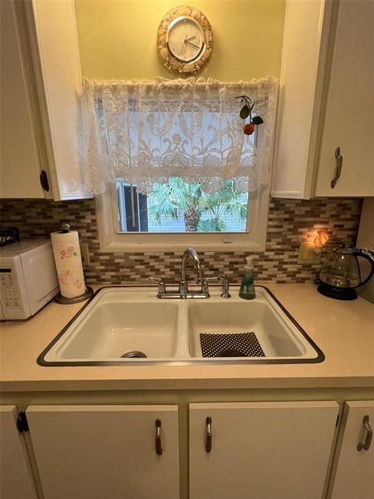 Active With Contract: $98,500 (2 beds, 2 baths, 856 Square Feet)