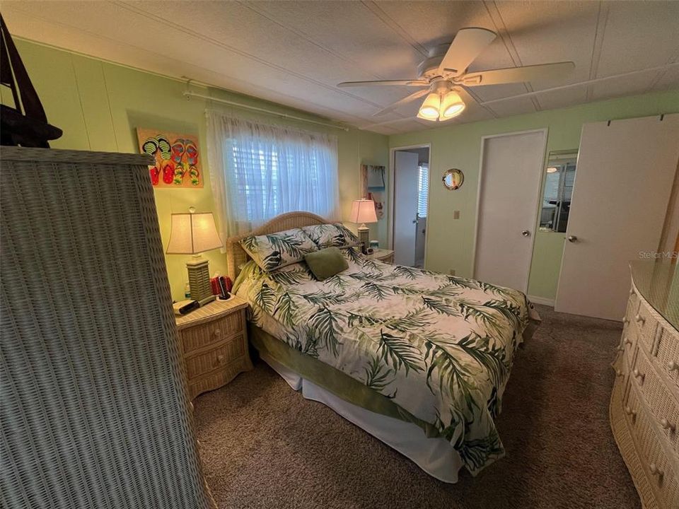 Active With Contract: $98,500 (2 beds, 2 baths, 856 Square Feet)
