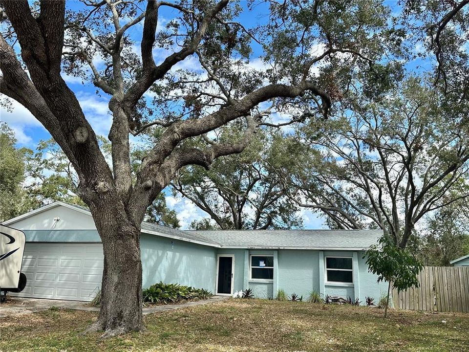 Recently Sold: $359,000 (4 beds, 2 baths, 1328 Square Feet)