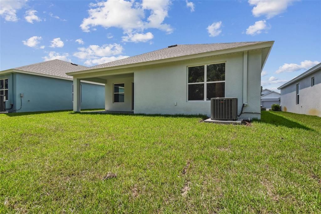 Под контрактом: $334,900 (2 спален, 2 ванн, 1698 Квадратных фут)