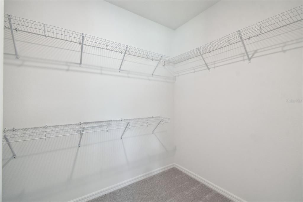 Под контрактом: $334,900 (2 спален, 2 ванн, 1698 Квадратных фут)