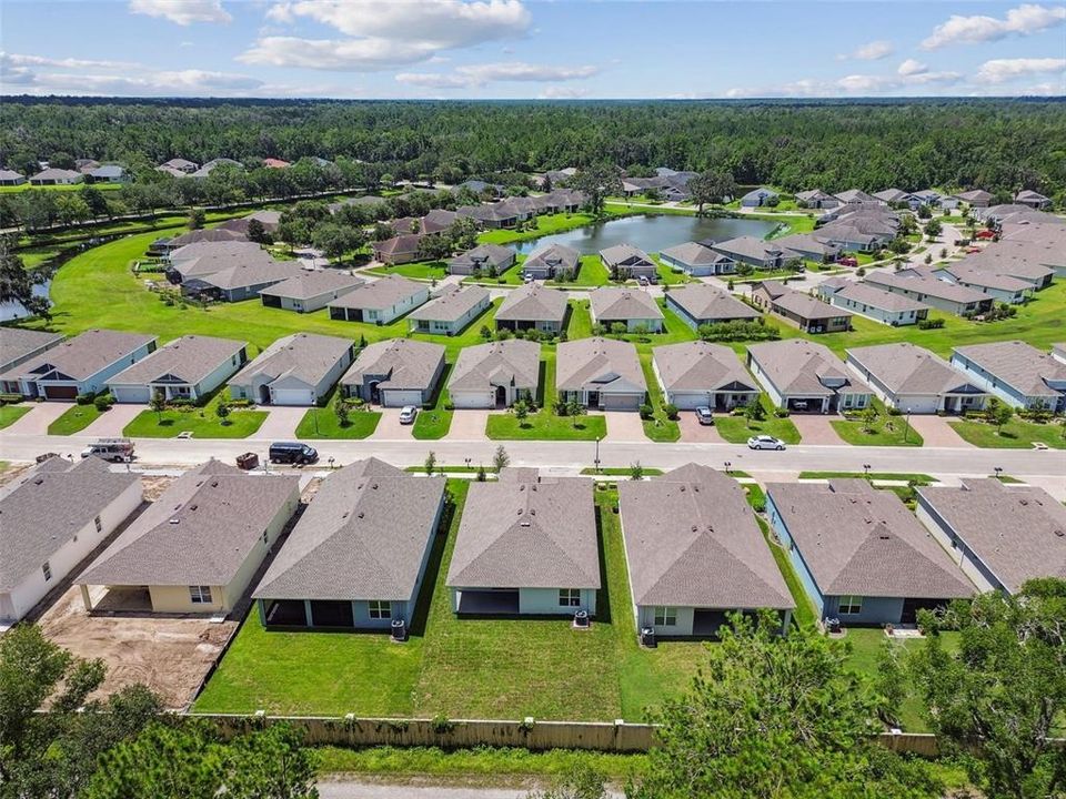 Под контрактом: $334,900 (2 спален, 2 ванн, 1698 Квадратных фут)