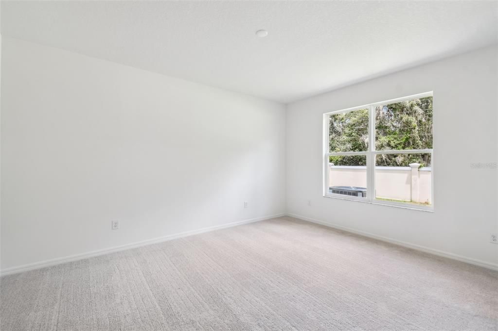 Под контрактом: $334,900 (2 спален, 2 ванн, 1698 Квадратных фут)