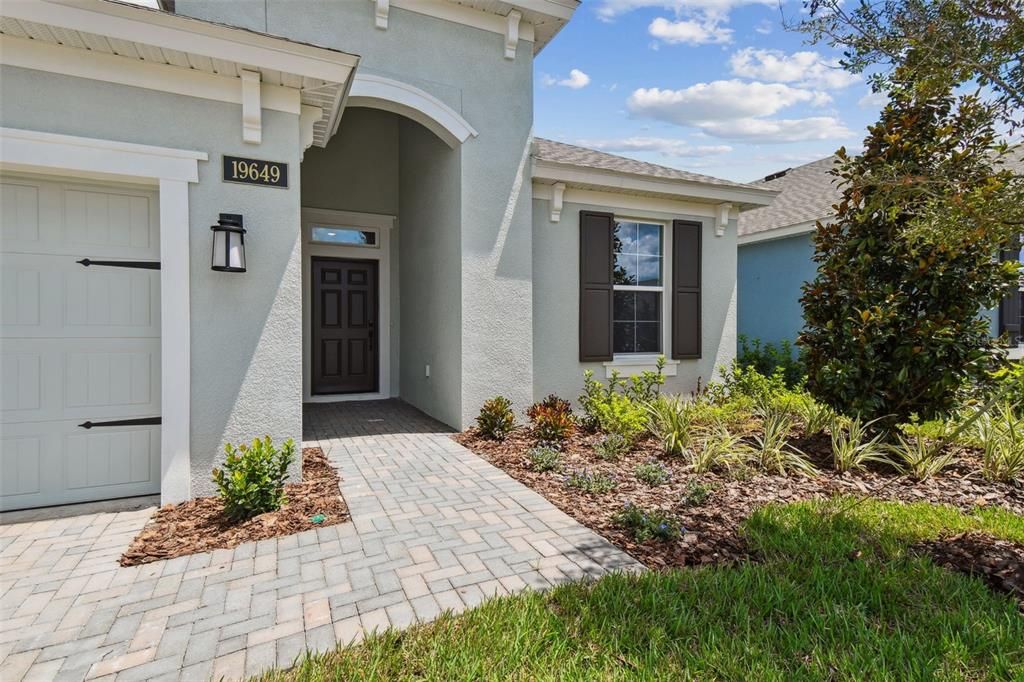 Под контрактом: $334,900 (2 спален, 2 ванн, 1698 Квадратных фут)