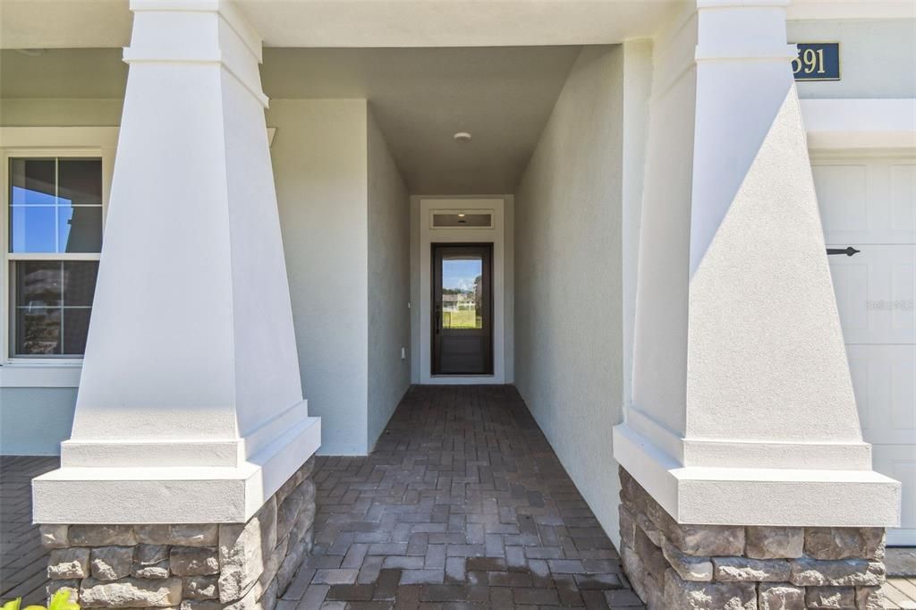 Под контрактом: $334,900 (2 спален, 2 ванн, 1698 Квадратных фут)