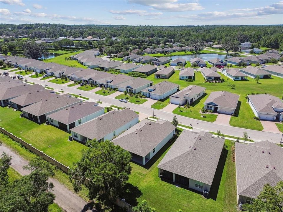 Под контрактом: $334,900 (2 спален, 2 ванн, 1698 Квадратных фут)