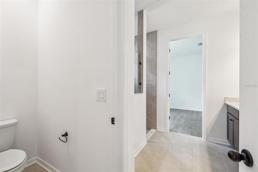 Под контрактом: $334,900 (2 спален, 2 ванн, 1698 Квадратных фут)