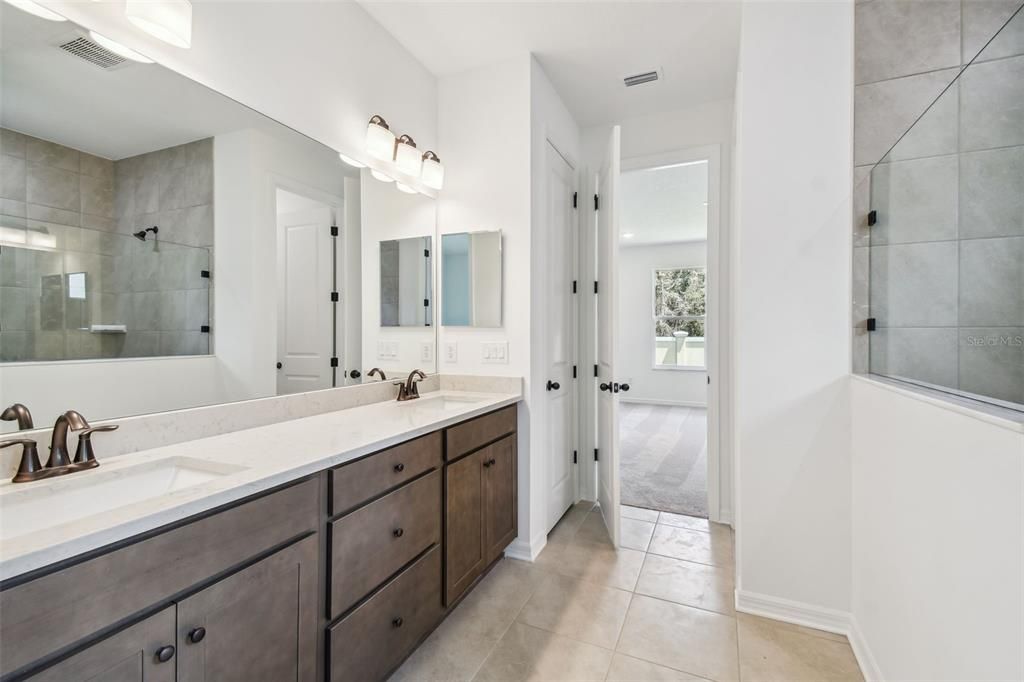 Под контрактом: $334,900 (2 спален, 2 ванн, 1698 Квадратных фут)