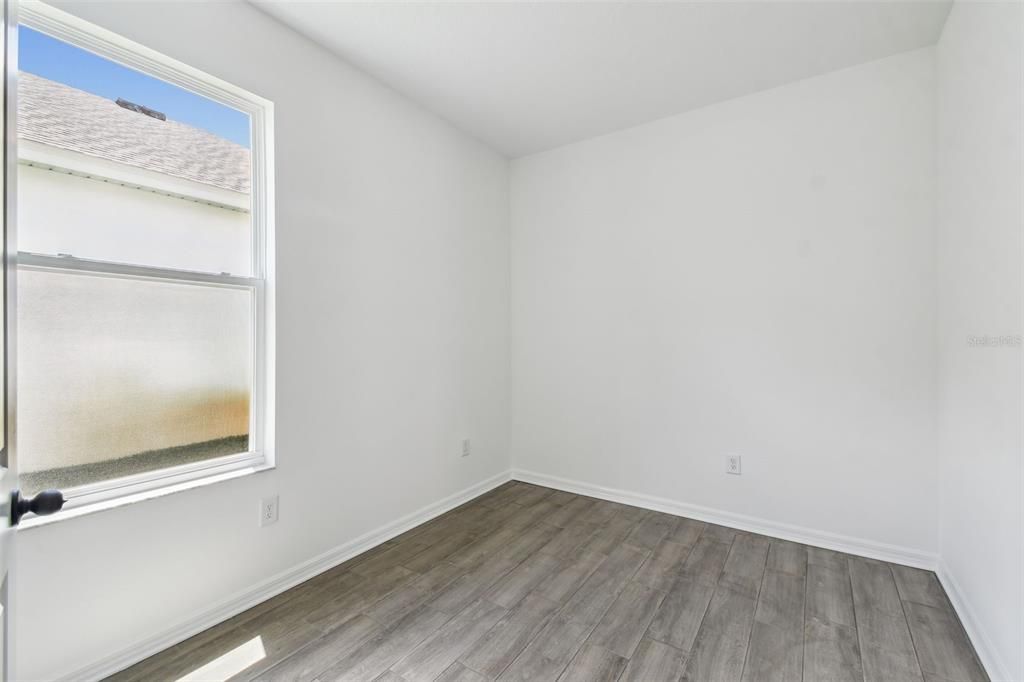 Под контрактом: $334,900 (2 спален, 2 ванн, 1698 Квадратных фут)