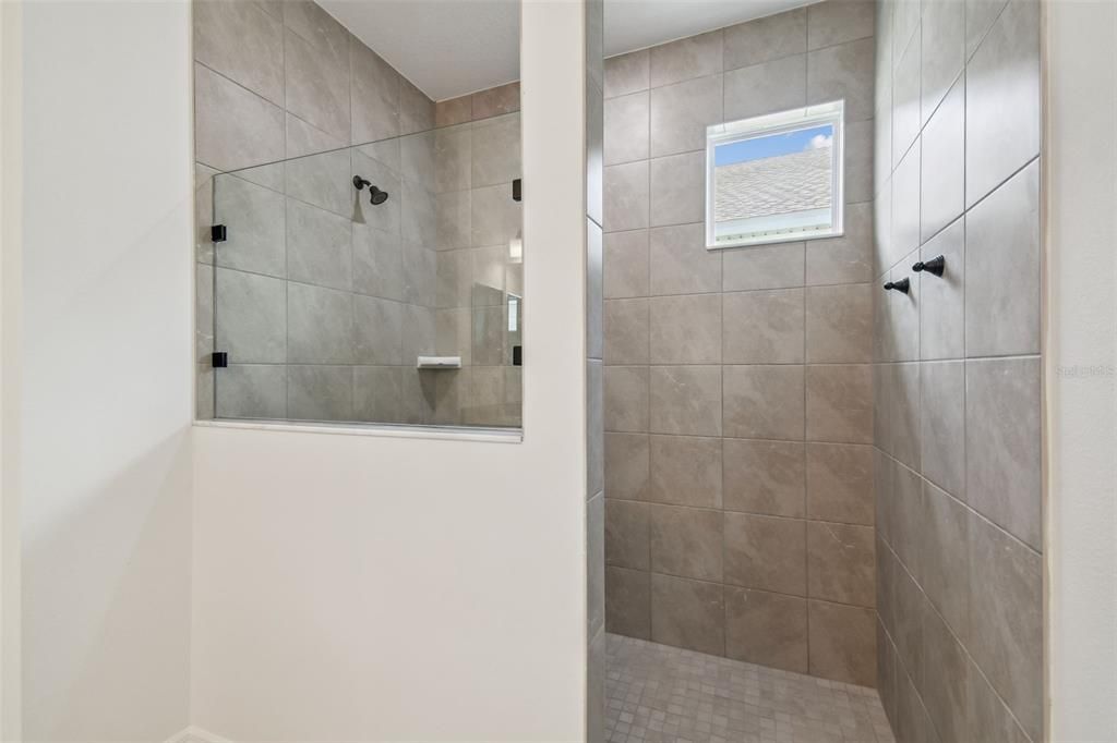 Под контрактом: $334,900 (2 спален, 2 ванн, 1698 Квадратных фут)