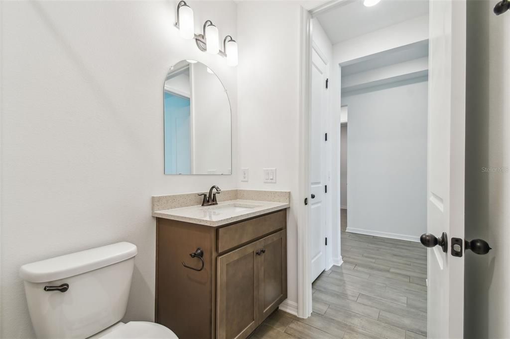 Под контрактом: $334,900 (2 спален, 2 ванн, 1698 Квадратных фут)