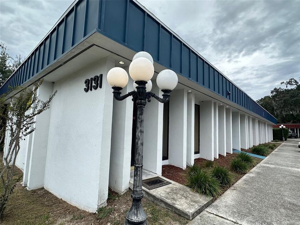 最近售出: $12,500 (0 贝兹, 0 浴室, 4400 平方英尺)