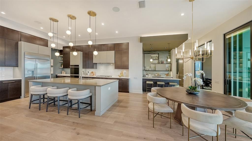 Под контрактом: $3,250,000 (3 спален, 4 ванн, 3474 Квадратных фут)