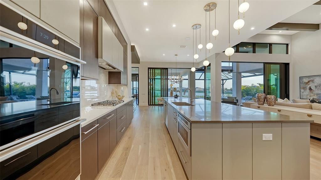 Под контрактом: $3,250,000 (3 спален, 4 ванн, 3474 Квадратных фут)