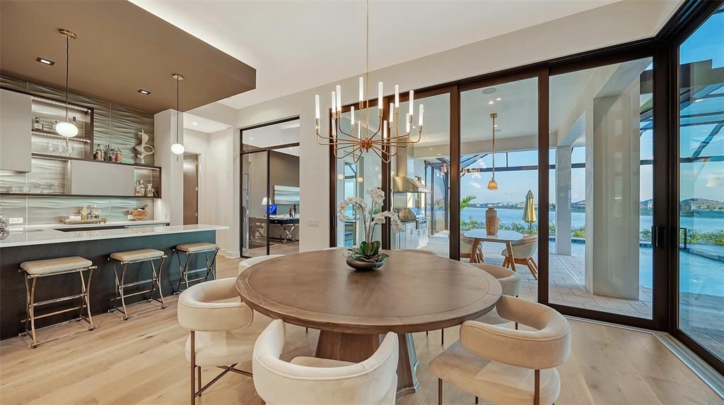 Под контрактом: $3,250,000 (3 спален, 4 ванн, 3474 Квадратных фут)